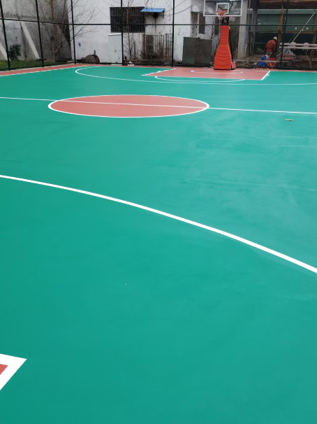 峪泉镇 球场长期使用易出现地面开裂